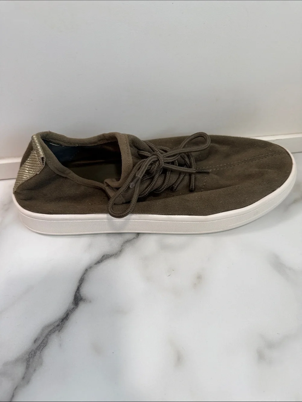 Steve Madden Elexa sneakers green size 6.5
